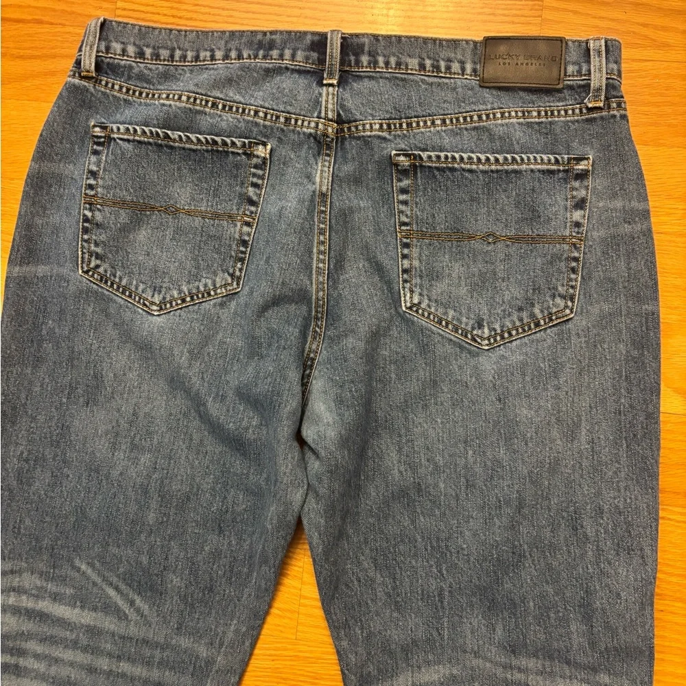 Lucky Brand jeans   121 Slim Straight men’s Size 38x32